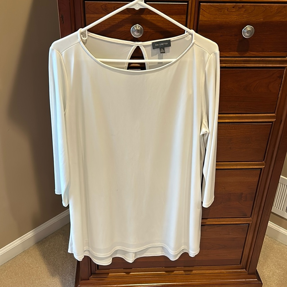 The Limited women’s 3/4 sleeve dress shirt, cream, size XL, has built-in liner
